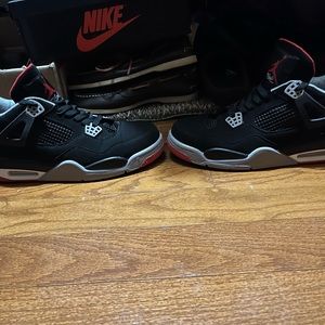 Retro Jordan’s 4. Black.